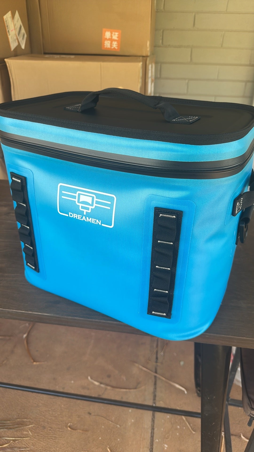 Dreamen 20L (30 Can) Esky