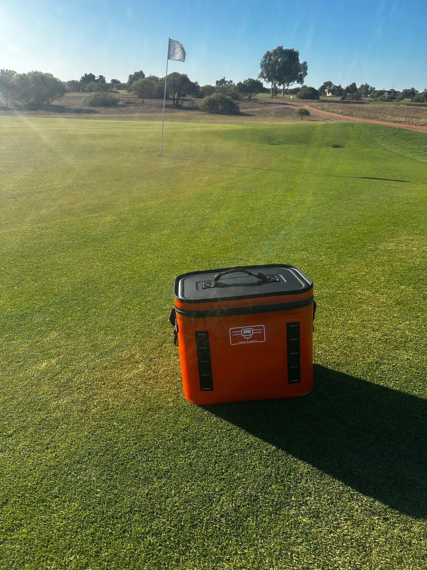 Dreamen 20L (30 Can) Esky